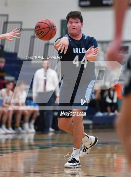 Thumbnail 3 in Valor Christian vs. Rocky Mountain photogallery.