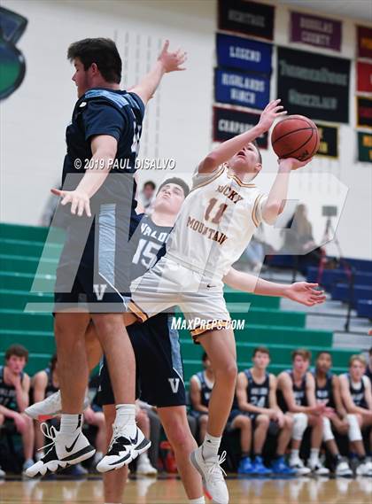 Thumbnail 3 in Valor Christian vs. Rocky Mountain photogallery.