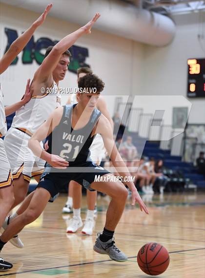Thumbnail 3 in Valor Christian vs. Rocky Mountain photogallery.