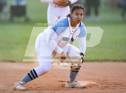 Thumbnail 2 in Los Alamitos vs. Villa Park photogallery.