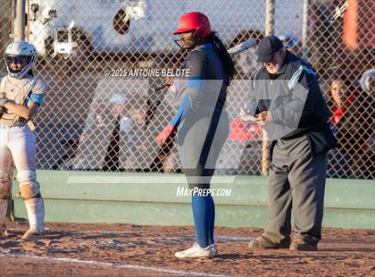 Thumbnail 3 in Los Alamitos vs. Villa Park photogallery.