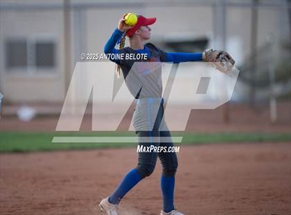 Thumbnail 3 in Los Alamitos vs. Villa Park photogallery.