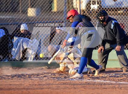 Thumbnail 1 in Los Alamitos vs. Villa Park photogallery.