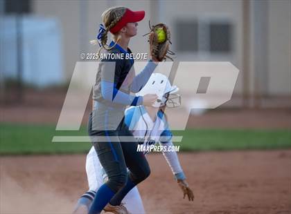 Thumbnail 1 in Los Alamitos vs. Villa Park photogallery.