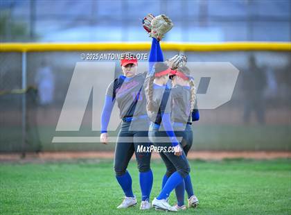 Thumbnail 3 in Los Alamitos vs. Villa Park photogallery.