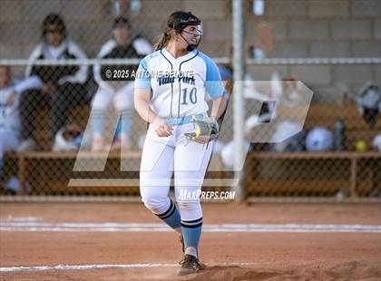 Thumbnail 3 in Los Alamitos vs. Villa Park photogallery.