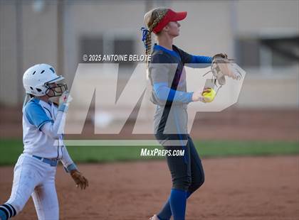 Thumbnail 2 in Los Alamitos vs. Villa Park photogallery.