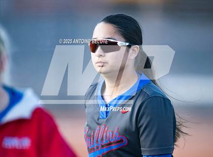 Thumbnail 2 in Los Alamitos vs. Villa Park photogallery.
