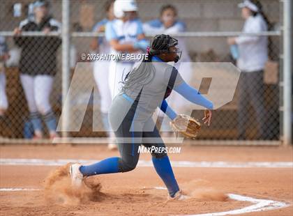 Thumbnail 3 in Los Alamitos vs. Villa Park photogallery.