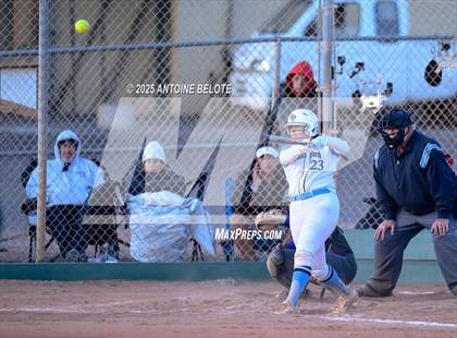 Thumbnail 2 in Los Alamitos vs. Villa Park photogallery.