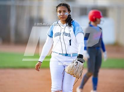 Thumbnail 3 in Los Alamitos vs. Villa Park photogallery.