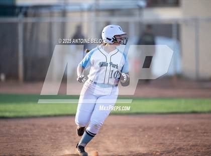 Thumbnail 2 in Los Alamitos vs. Villa Park photogallery.