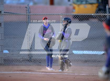 Thumbnail 3 in Los Alamitos vs. Villa Park photogallery.