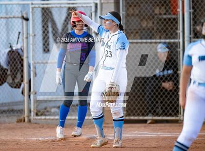 Thumbnail 2 in Los Alamitos vs. Villa Park photogallery.
