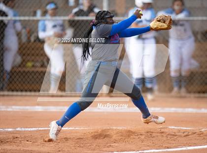 Thumbnail 3 in Los Alamitos vs. Villa Park photogallery.