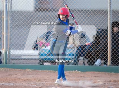Thumbnail 3 in Los Alamitos vs. Villa Park photogallery.