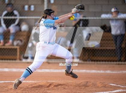 Thumbnail 3 in Los Alamitos vs. Villa Park photogallery.
