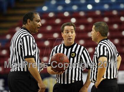 Thumbnail 2 in Salesian vs. Windward (CIF D4 State Final) photogallery.