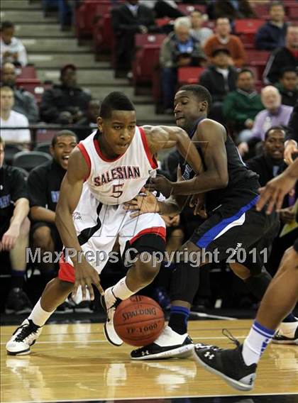 Thumbnail 3 in Salesian vs. Windward (CIF D4 State Final) photogallery.