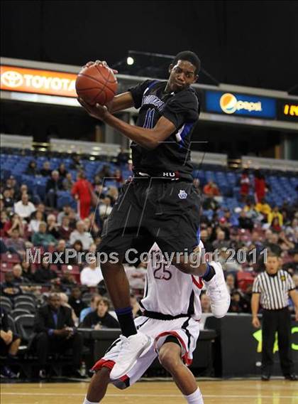 Thumbnail 3 in Salesian vs. Windward (CIF D4 State Final) photogallery.
