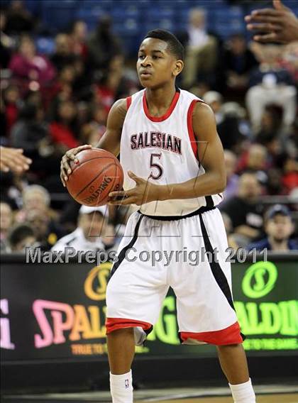 Thumbnail 3 in Salesian vs. Windward (CIF D4 State Final) photogallery.