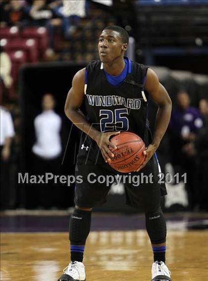 Thumbnail 3 in Salesian vs. Windward (CIF D4 State Final) photogallery.