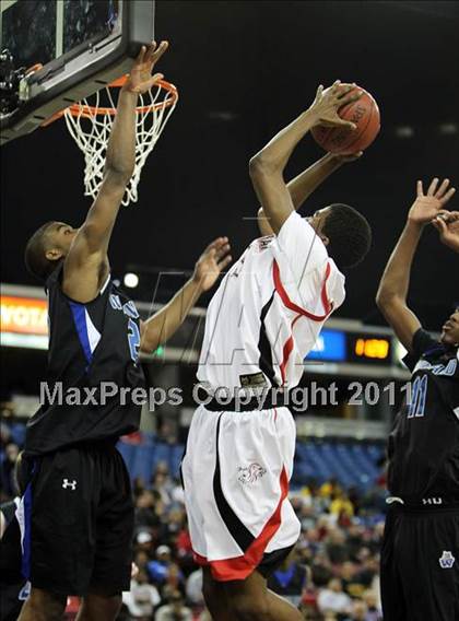Thumbnail 3 in Salesian vs. Windward (CIF D4 State Final) photogallery.