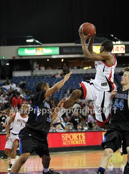 Thumbnail 3 in Salesian vs. Windward (CIF D4 State Final) photogallery.
