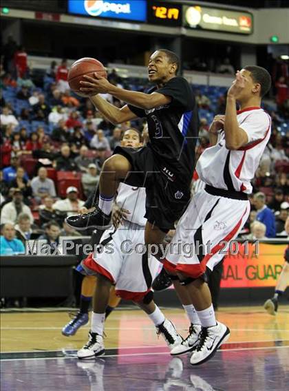 Thumbnail 3 in Salesian vs. Windward (CIF D4 State Final) photogallery.
