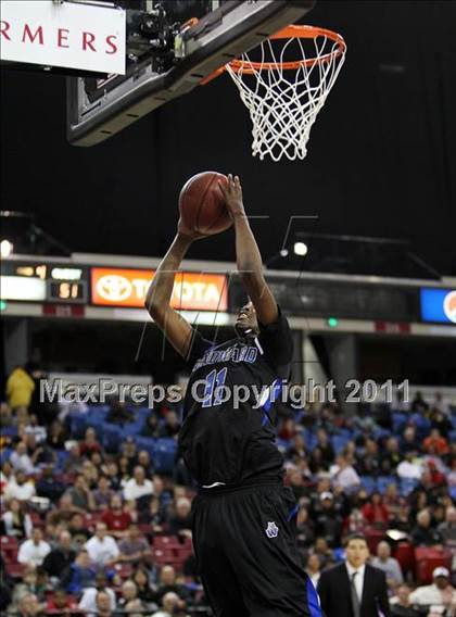 Thumbnail 2 in Salesian vs. Windward (CIF D4 State Final) photogallery.
