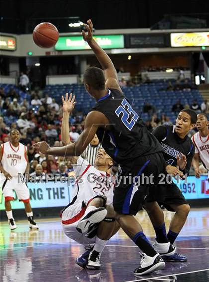 Thumbnail 3 in Salesian vs. Windward (CIF D4 State Final) photogallery.