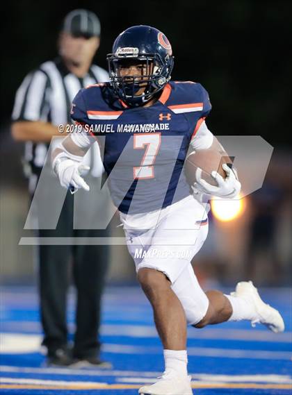 Thumbnail 2 in Crespi @ Chaminade photogallery.
