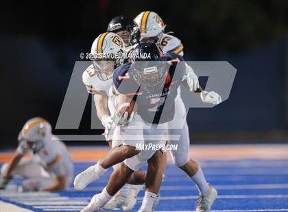 Thumbnail 3 in Crespi @ Chaminade photogallery.