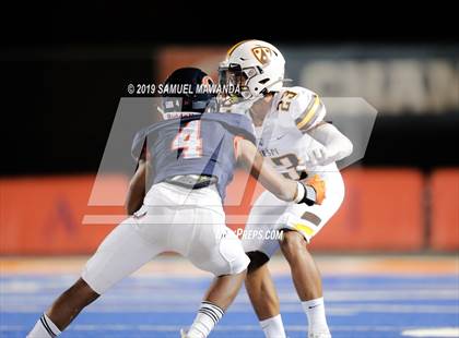 Thumbnail 2 in Crespi @ Chaminade photogallery.