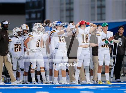 Thumbnail 2 in Crespi @ Chaminade photogallery.