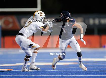 Thumbnail 3 in Crespi @ Chaminade photogallery.