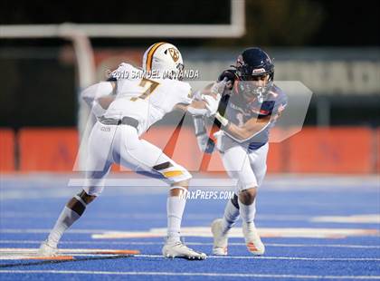 Thumbnail 2 in Crespi @ Chaminade photogallery.