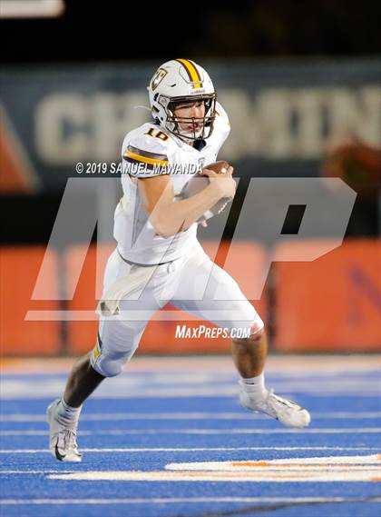 Thumbnail 3 in Crespi @ Chaminade photogallery.