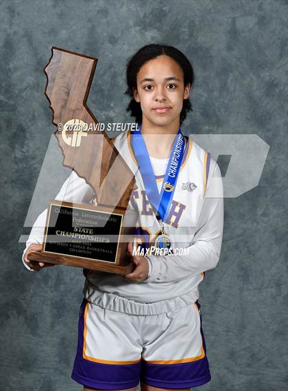 Thumbnail 3 in  Oakland Tech (CIF State D1 Award Photos) photogallery.