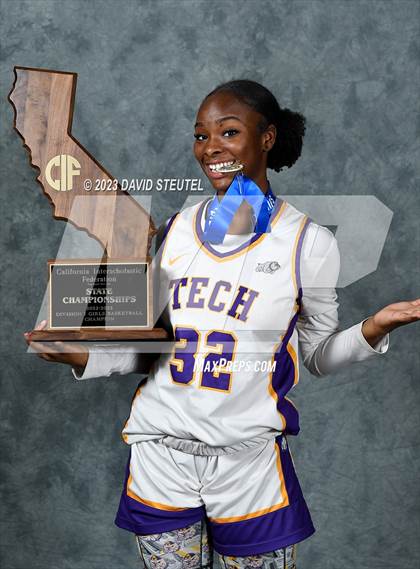 Thumbnail 1 in  Oakland Tech (CIF State D1 Award Photos) photogallery.