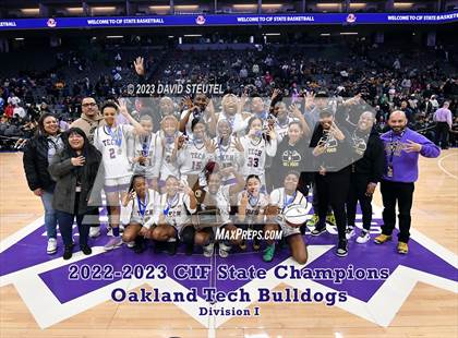 Thumbnail 1 in  Oakland Tech (CIF State D1 Award Photos) photogallery.