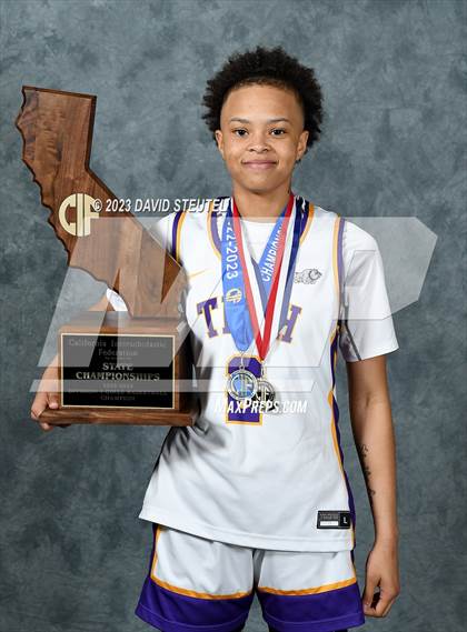 Thumbnail 1 in  Oakland Tech (CIF State D1 Award Photos) photogallery.
