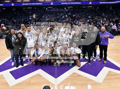 Thumbnail 1 in  Oakland Tech (CIF State D1 Award Photos) photogallery.
