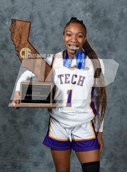 Thumbnail 2 in  Oakland Tech (CIF State D1 Award Photos) photogallery.