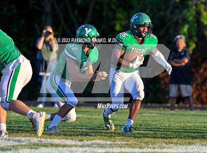 Thumbnail 1 in New Castle @ Yorktown photogallery.