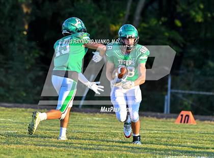 Thumbnail 3 in New Castle @ Yorktown photogallery.
