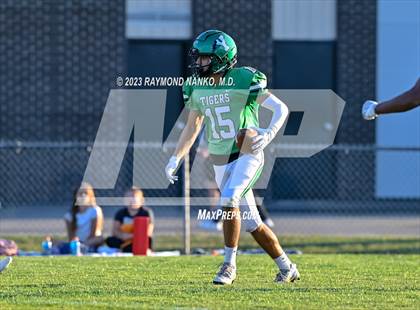 Thumbnail 3 in New Castle @ Yorktown photogallery.