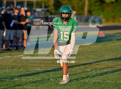 Thumbnail 3 in New Castle @ Yorktown photogallery.