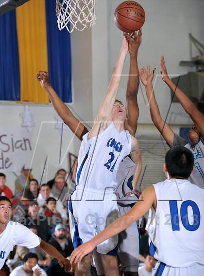 Thumbnail 1 in Bullard vs. Newark Memorial (60th Gridley Invitational) photogallery.