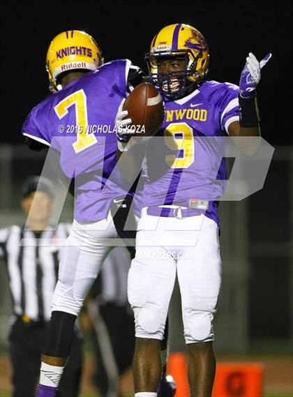 Thumbnail 2 in Lynwood vs. Verbum Dei  photogallery.